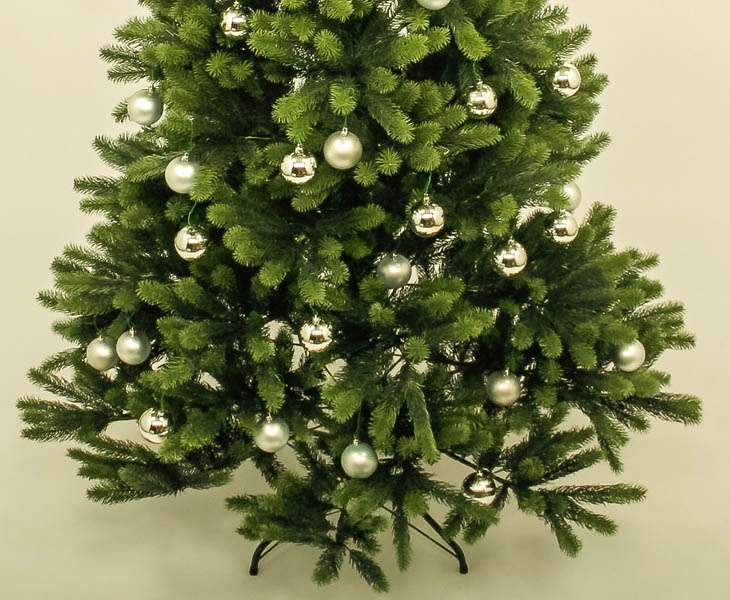 Schwer entflammbarern Tannenbaum 180cm mit Kugeln kaufen